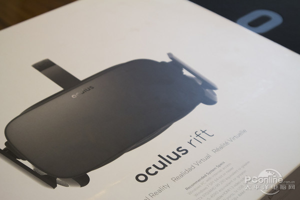 HTC Vive最强对手 VR头显Oculus Rift开箱图赏